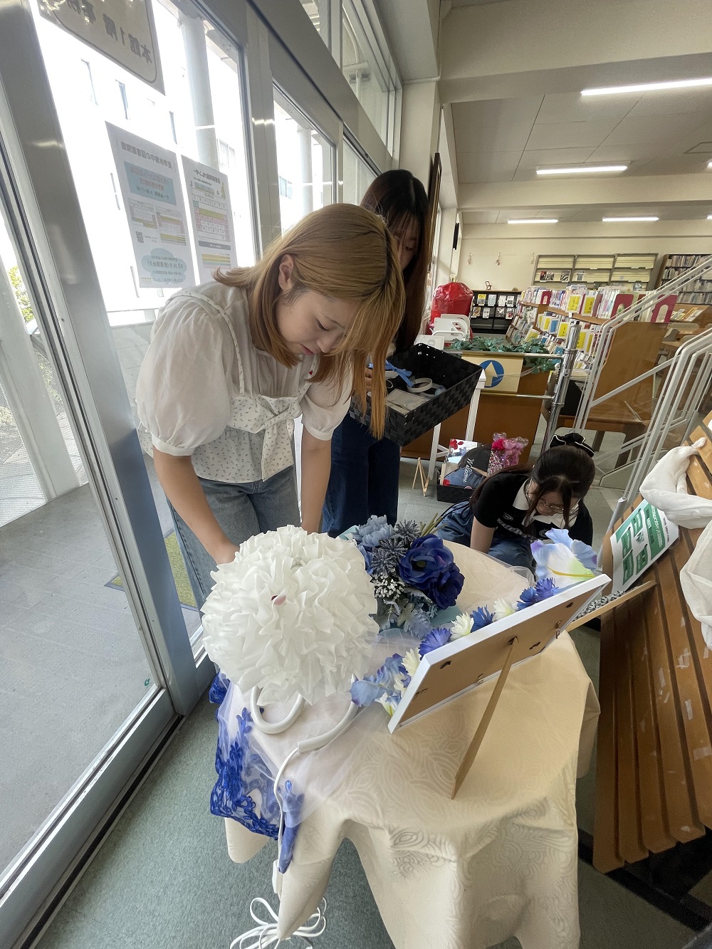 思案しながらコーディネイトをしています
